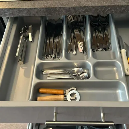 3 Zim - Bis 9 Per - In Rudow Berlijn