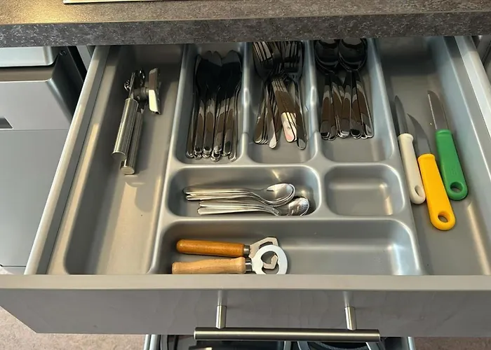 3 Zim - Bis 9 Per - In Rudow Berlin