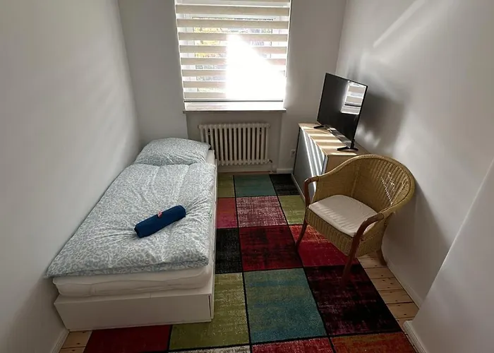 3 Zim - Bis 9 Per - In Rudow * Berlín