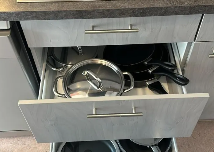 3 Zim - Bis 9 Per - In Rudow